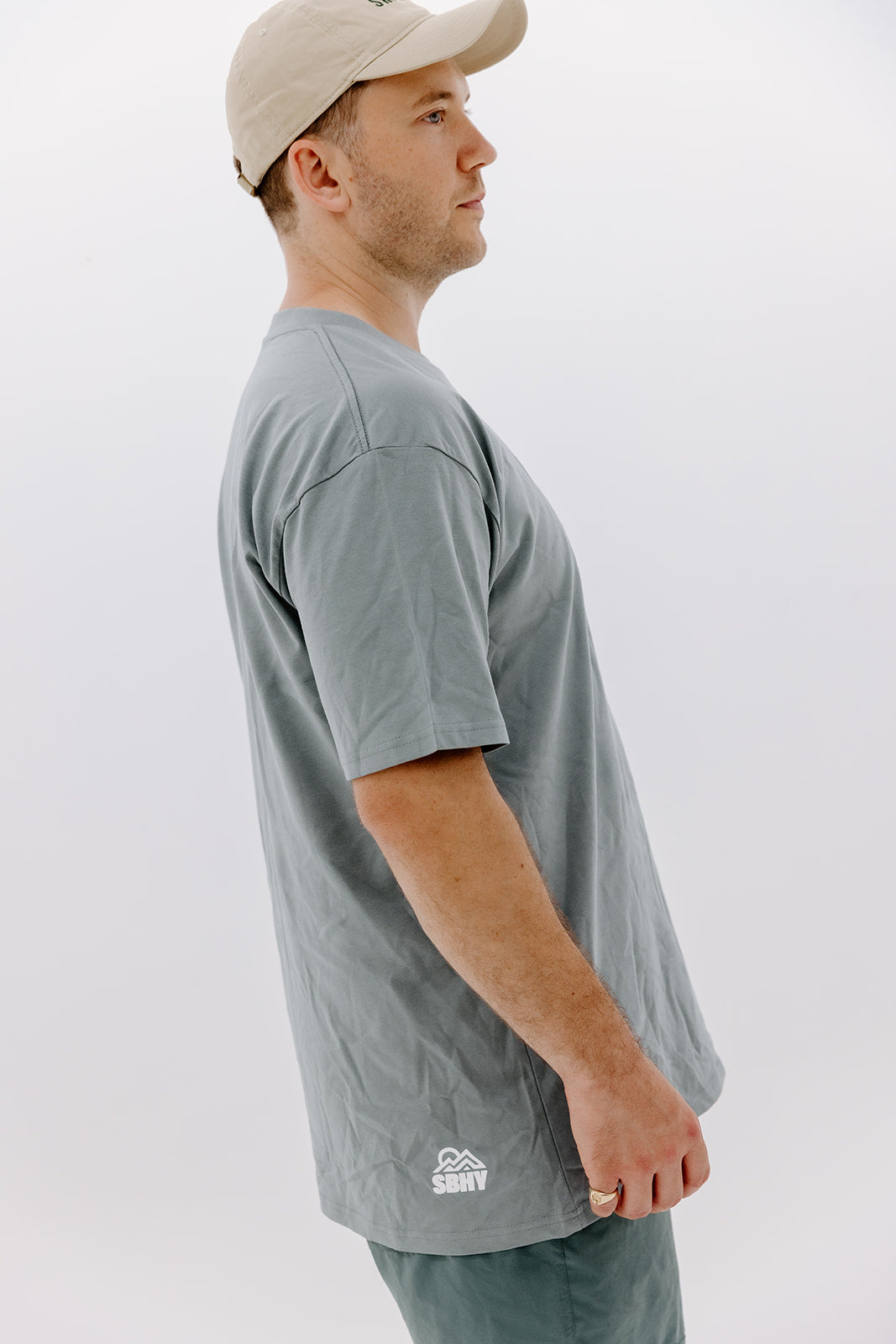 color: mineral | male