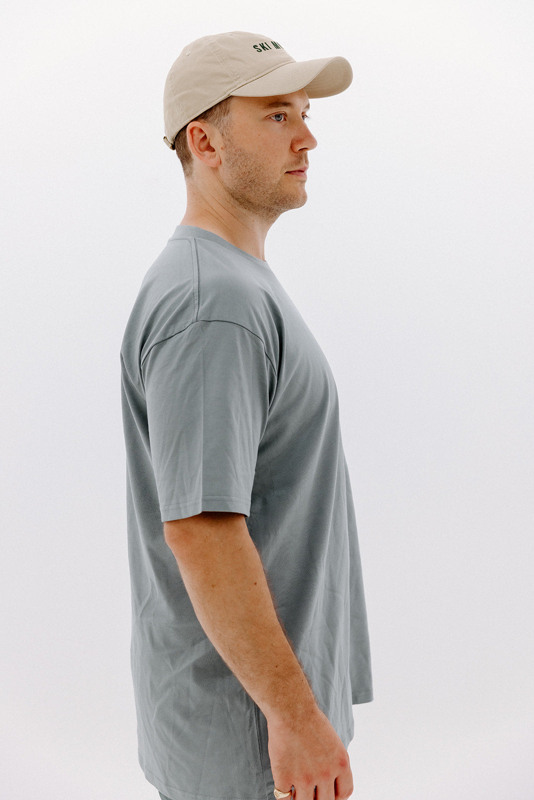 color: mineral | male