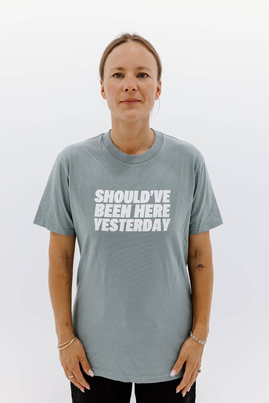 color: mineral | female