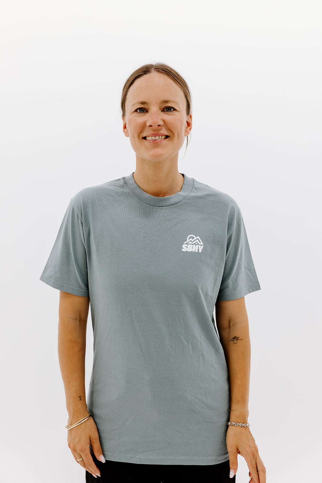 color: mineral | female